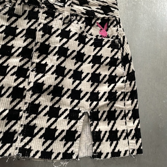 Playboy By PacSun Houndstooth Slit High Waisted Mini Skirt - Size 22 - Picture 12 of 16